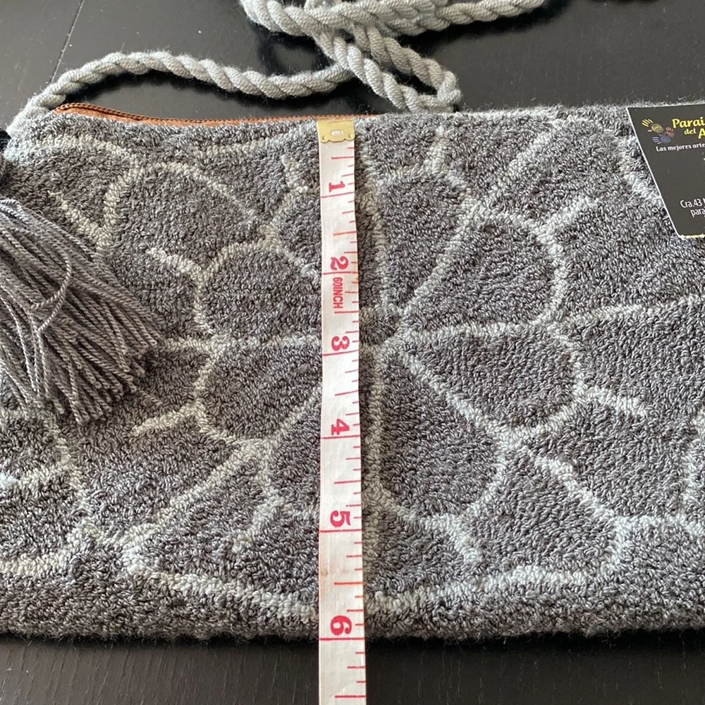 Artesan Colombian Shoulder Bag/ Clutch - Picture 3 of 9